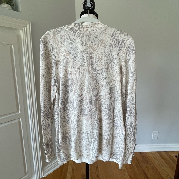 Chicos python print zippered back mock neck NWOT size Chicos 2 or US large - Picture 9 of 16